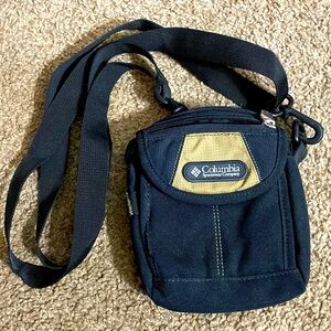 Columbia fanny pack/belt back